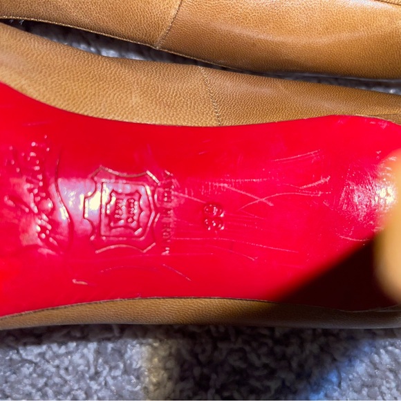 Christian Louboutin simple pump in Camel size 39 or 7.5 - Picture 4 of 11